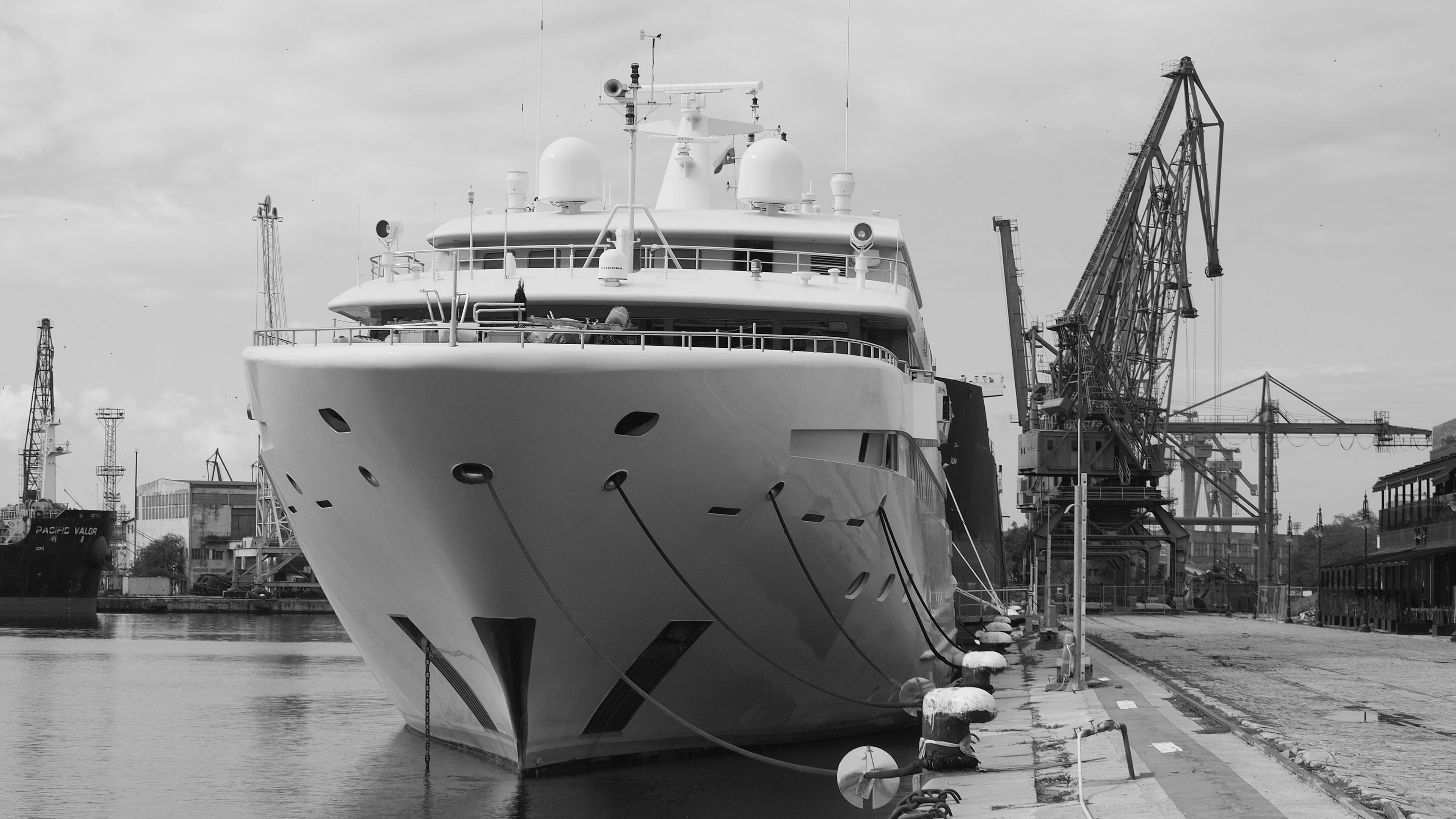 Buy a luxury yacht in Greece - George Yachts acquisition advisory