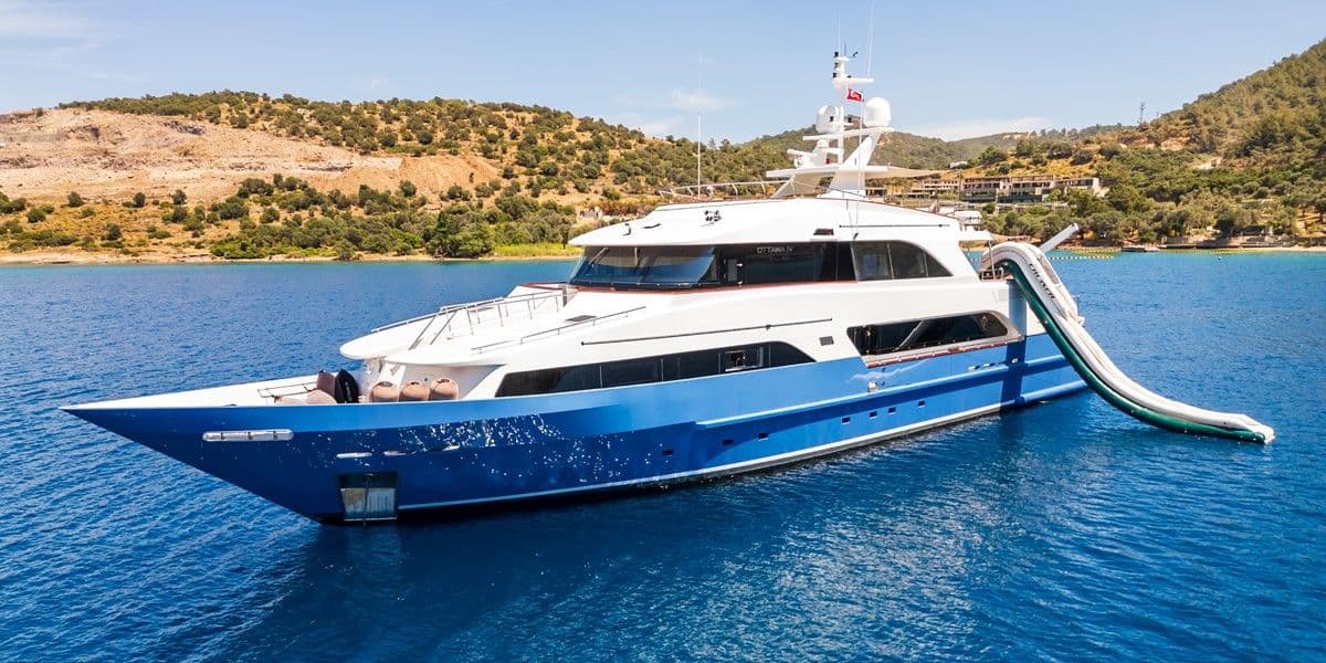 39-metre I-SEA luxury motor yacht Ottawa — crewed charter for 12 guests in Greek waters